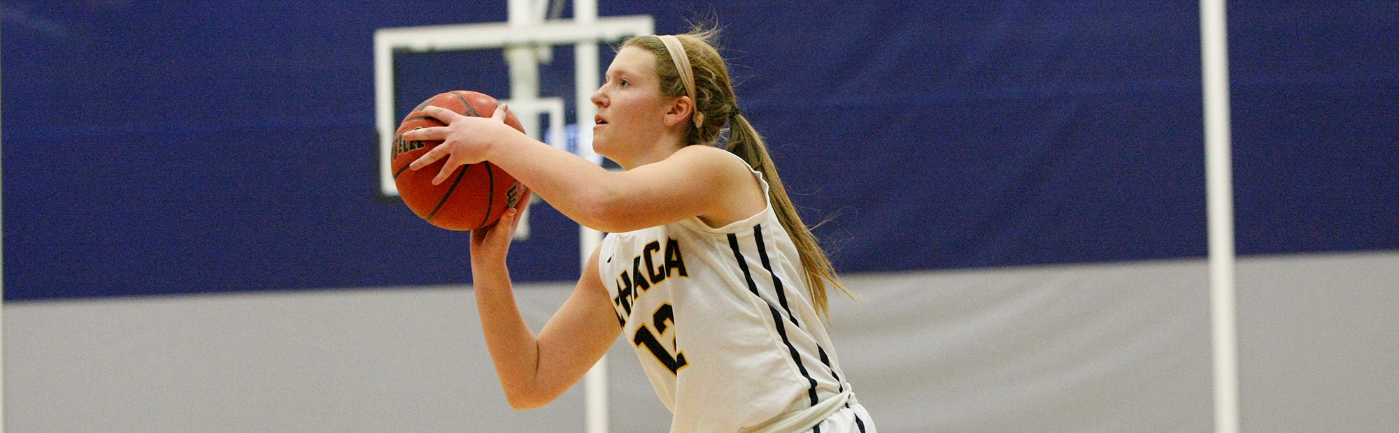 Keri Steele Women's Basketball Ithaca College Athletics